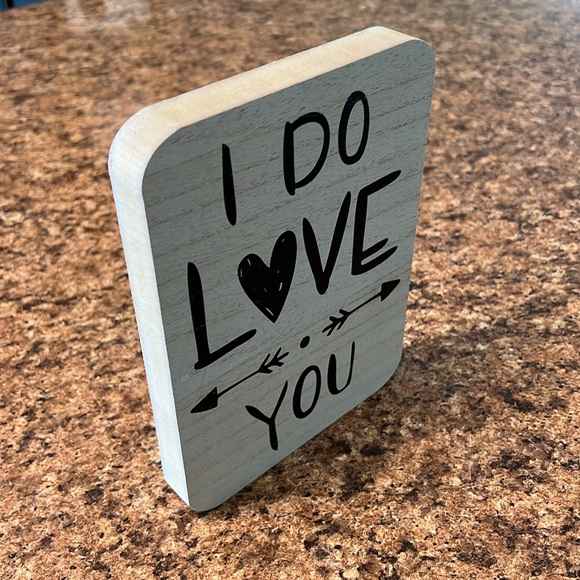 Wooden I do love you sign - Picture 4 of 4